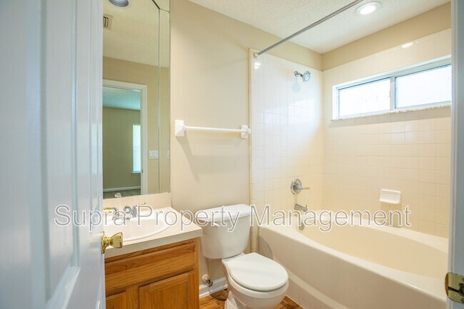 Foto del edificio - 3128 Litchfield Dr