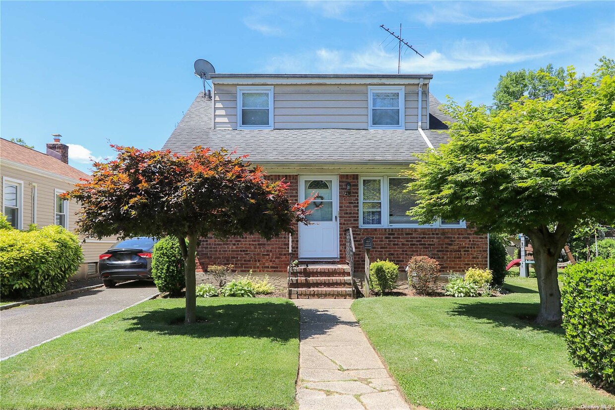 Primary Photo - 129 Gordon Ave