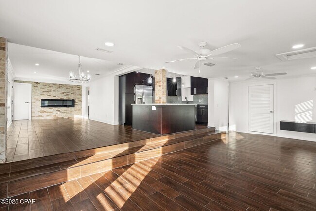 Foto del edificio - 1528 Oak Ave