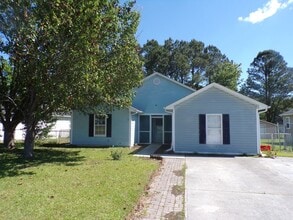 Building Photo - 1019 Furia Dr