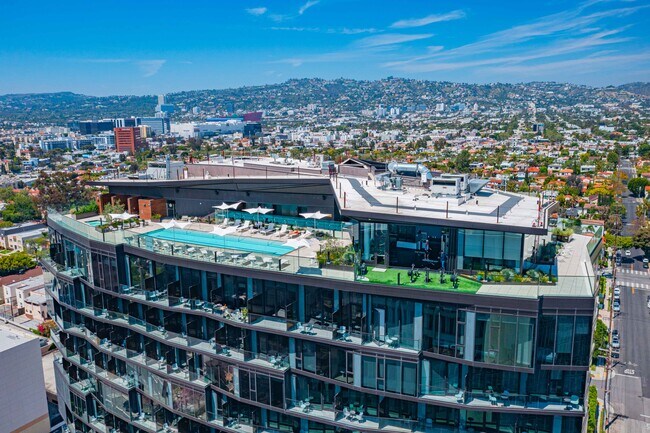 Foto del edificio - 6401 Wilshire Blvd