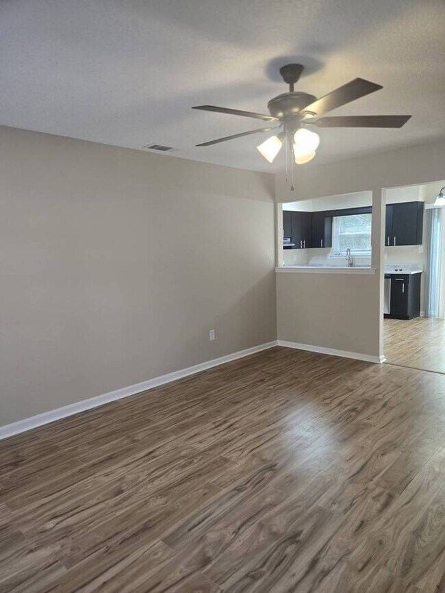 Foto del edificio - 123 Harmon Creek Dr