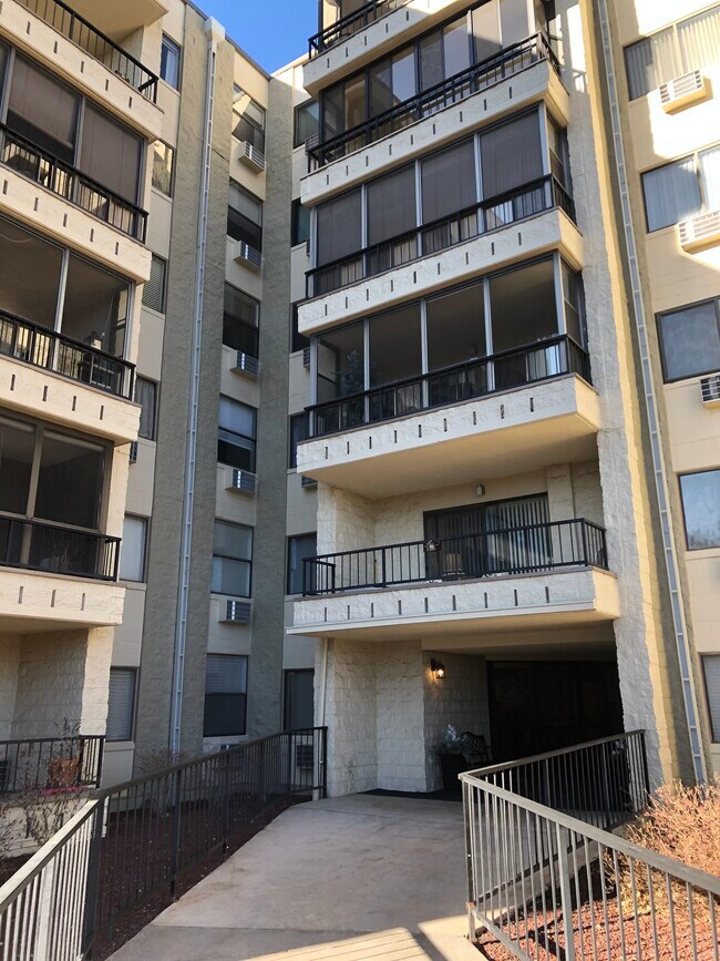 13931 E Marina Dr Unit 413, Aurora, CO 80014 Condo for Rent in Aurora