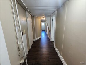 Building Photo - 927 State St