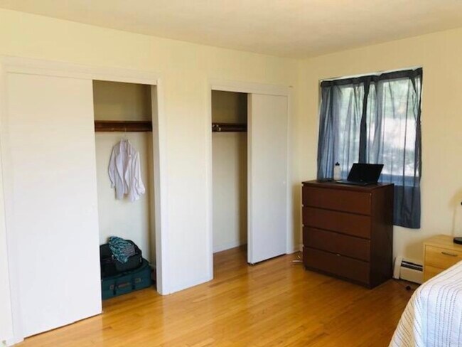 Foto del edificio - 34 Brentwood St