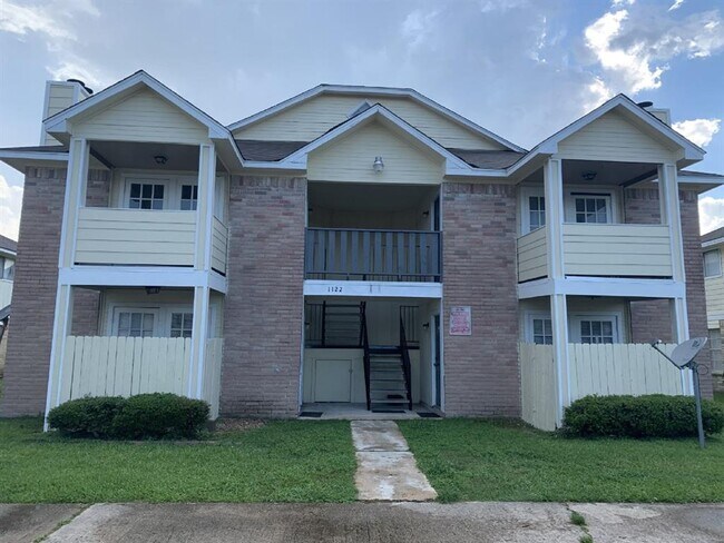 Building Photo - 1122 Brenda Ln