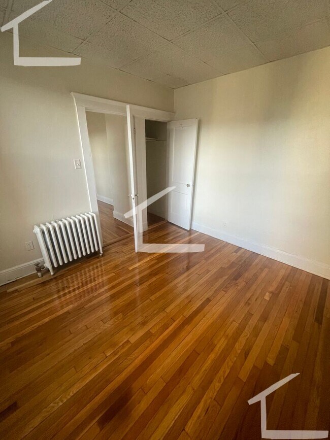 Foto del edificio - Avl NOW - No Fee! Split-style 2BR on Green...