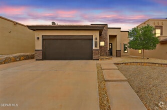 Building Photo - 308 S Manzanita Dr