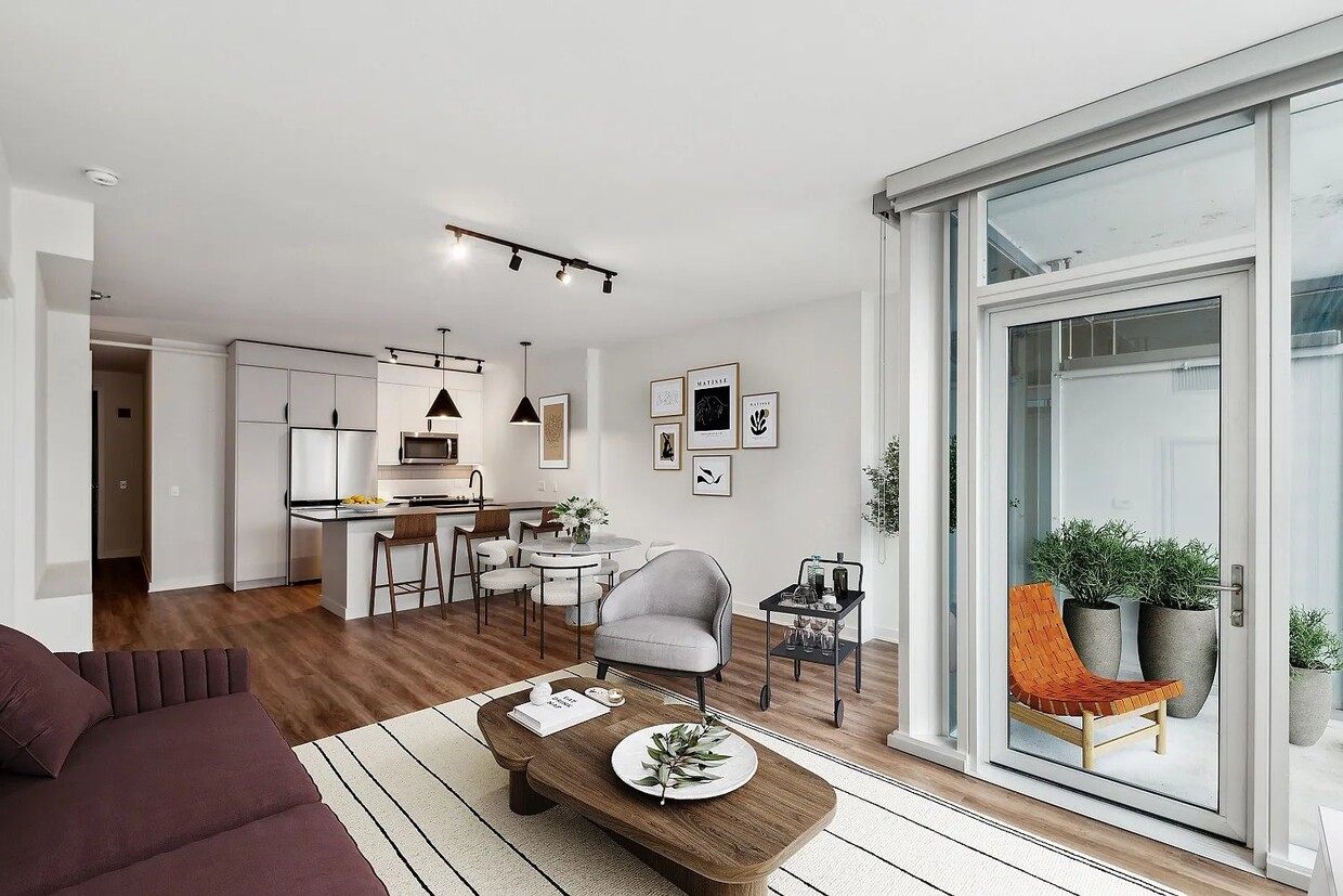 Photo - 171 W Kinzie St (Chicago, IL)