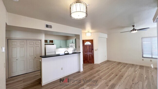 Foto del edificio - One Bedroom, One Bath