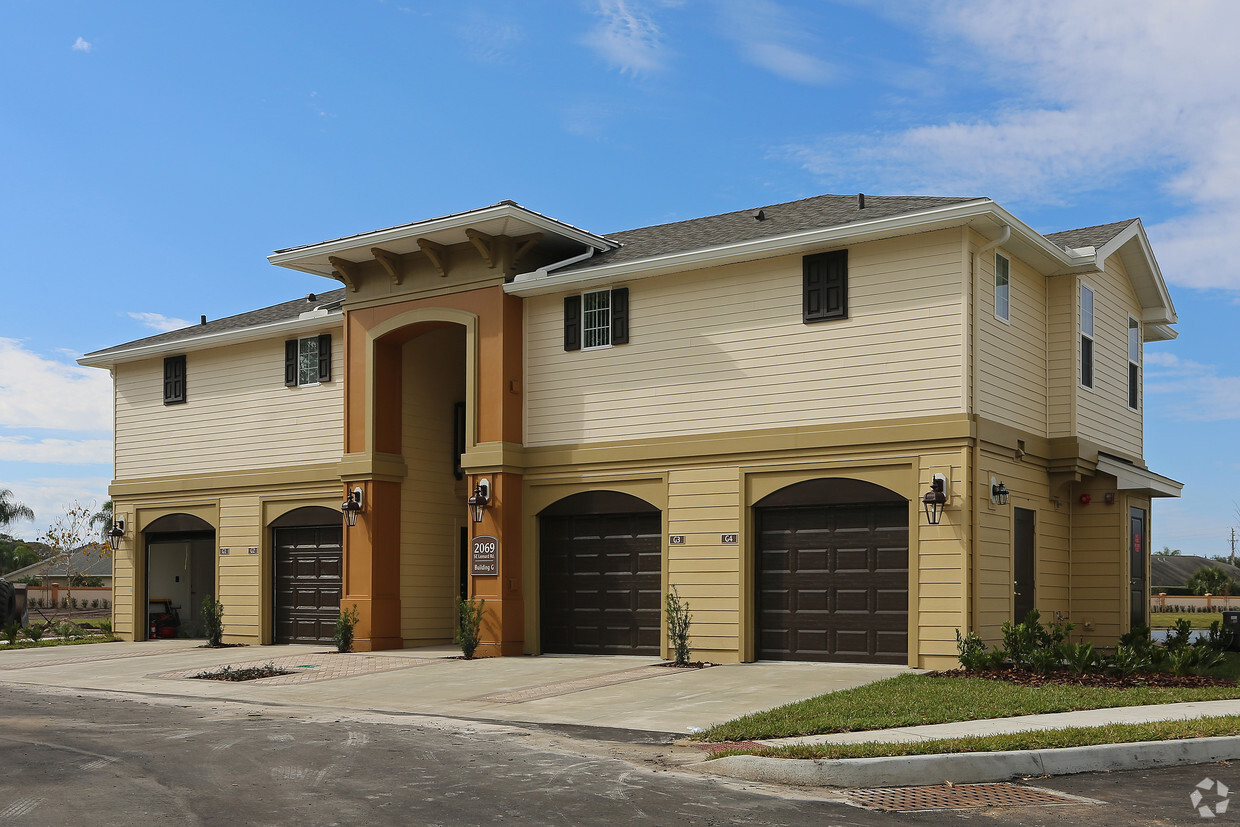 Primary Photo - Grove Park Apartment Homes