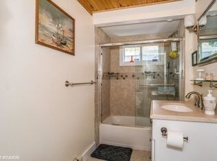 Building Photo - 19 Norris St, Hyannis, MA 02601