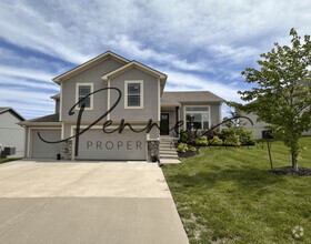 Building Photo - 1206 Cooper Dr