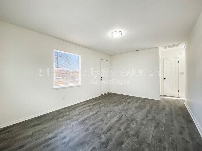 Foto del edificio - 5205 Locust Ave