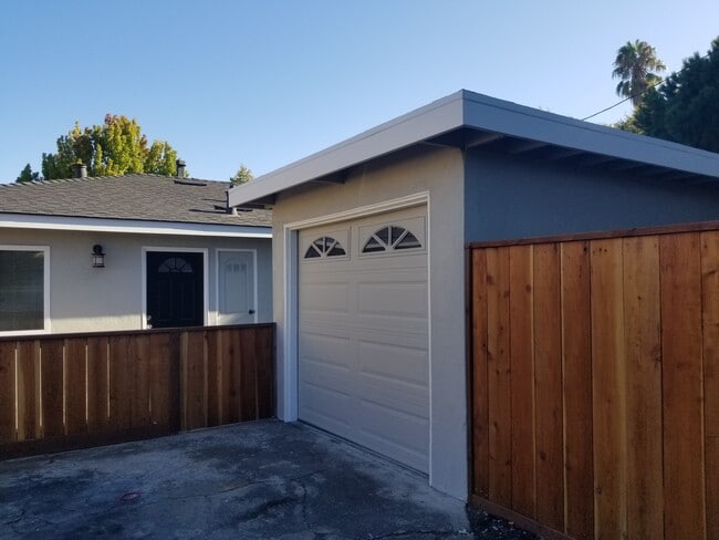 Building Photo - 11 Broadway