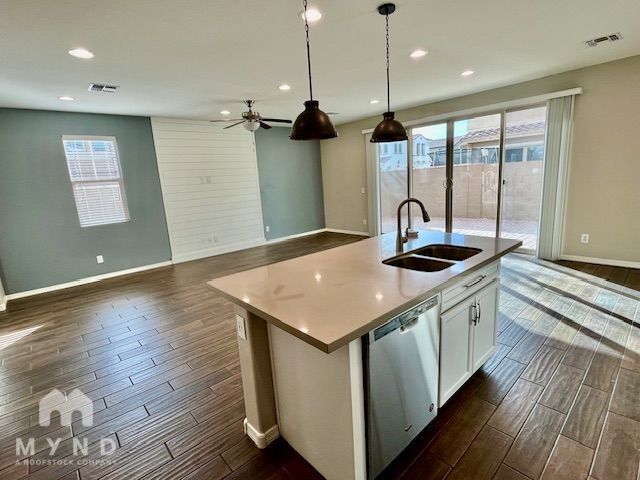 Foto del edificio - 9804 E Axle Ave
