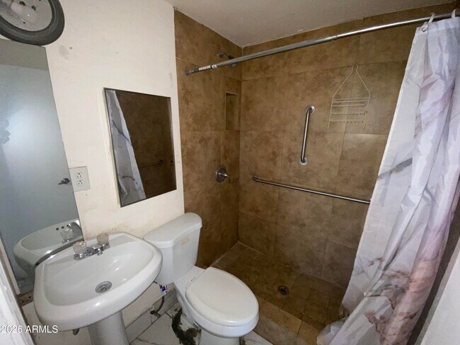 Foto del edificio - 575 N Delaware St