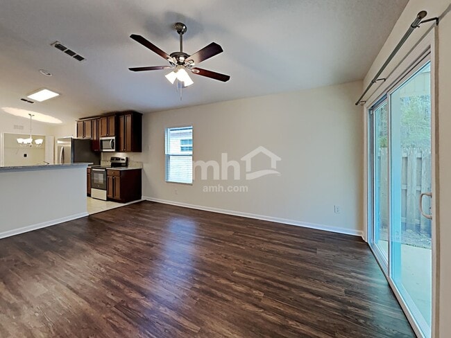 Building Photo - 96405 Commodore Point Dr