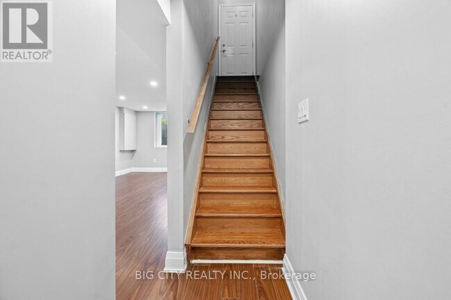 Photo du bâtiment - 465a Cosburn Ave.
