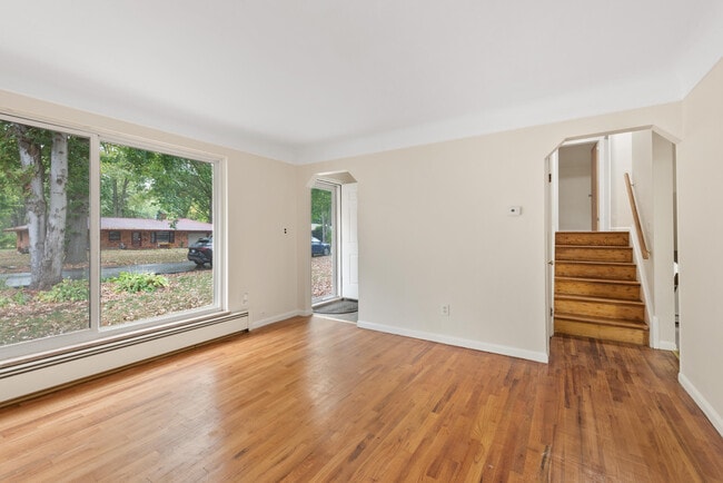 Foto del edificio - 46254 Custer Ave