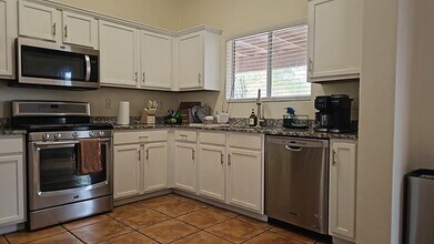 Building Photo - 2174 W Roundwood Pl