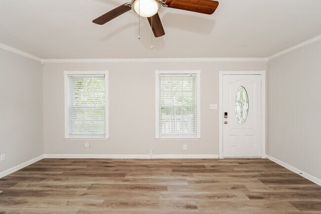 Foto del edificio - 705 13th Ct NW