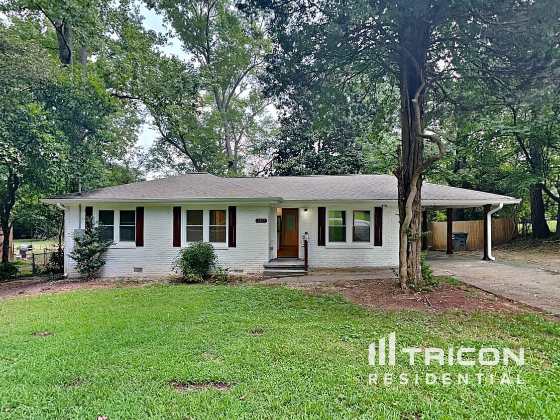 Foto principal - 2077 Sandtown Rd SW