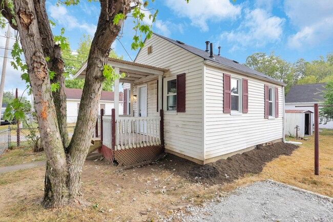 Building Photo - 256 Southard Dr