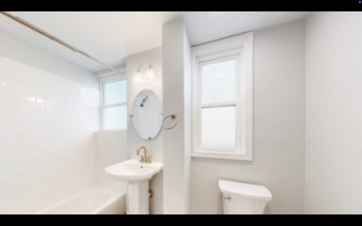 Building Photo - 27 Chelsea St