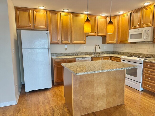 Foto del edificio - 870 E Old Willow Rd