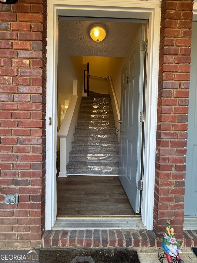 Building Photo - 160 2nd St