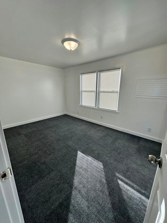 Foto del edificio - 525 E Omaha St