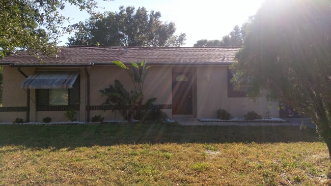 Building Photo - 6833 Myrtlewood Rd