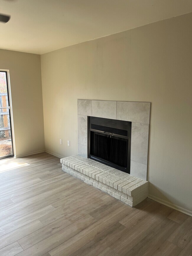 Building Photo - 5122 Blair Ln
