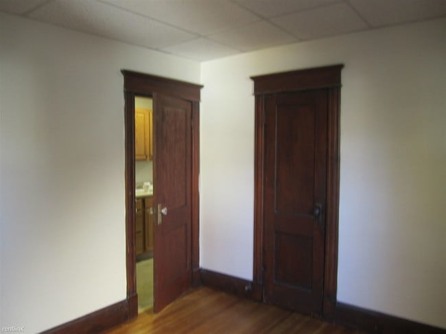 Building Photo - 398 Elm St