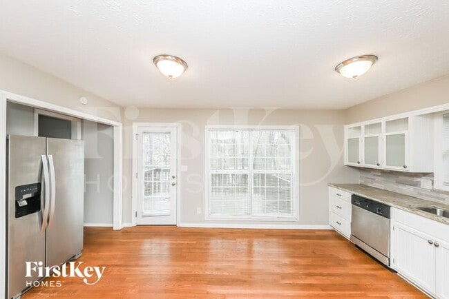 Building Photo - 3975 Rock Mill Pkwy