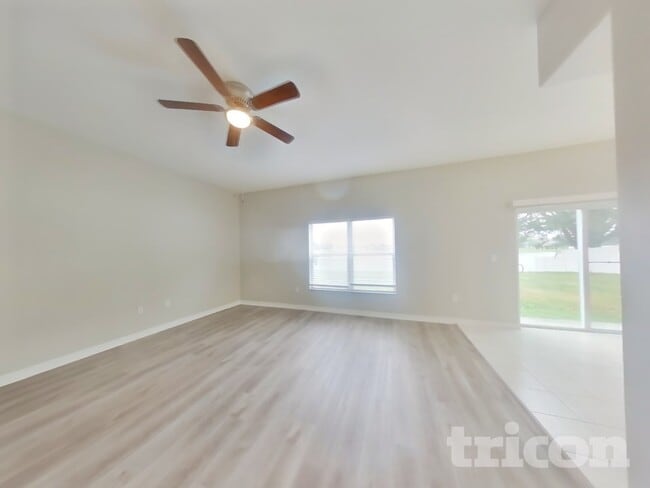 Building Photo - 31027 Bridgegate Dr