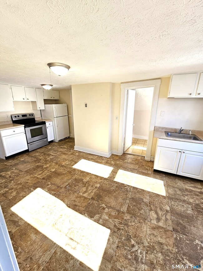 Building Photo - 37 Bloomfield Ave