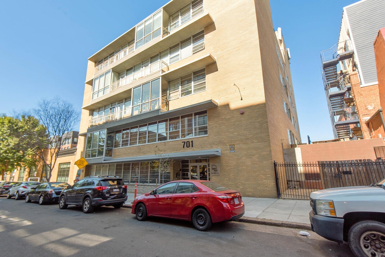 Primary Photo - 701 Lamont St NW