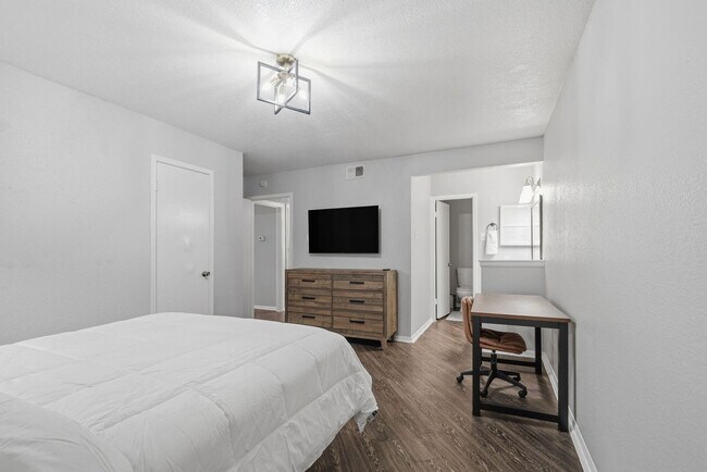 Building Photo - 2235 Winrock Blvd