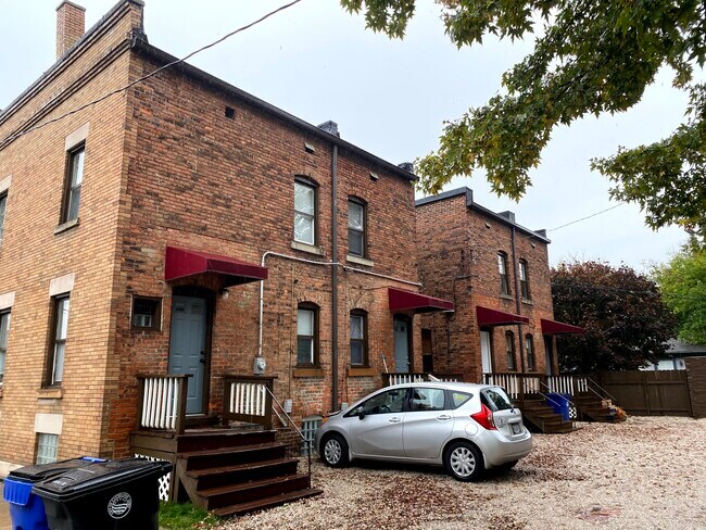 Building Photo - 7813 Franklin Blvd