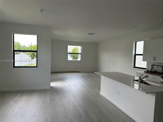 Building Photo - 3508 W 108th St