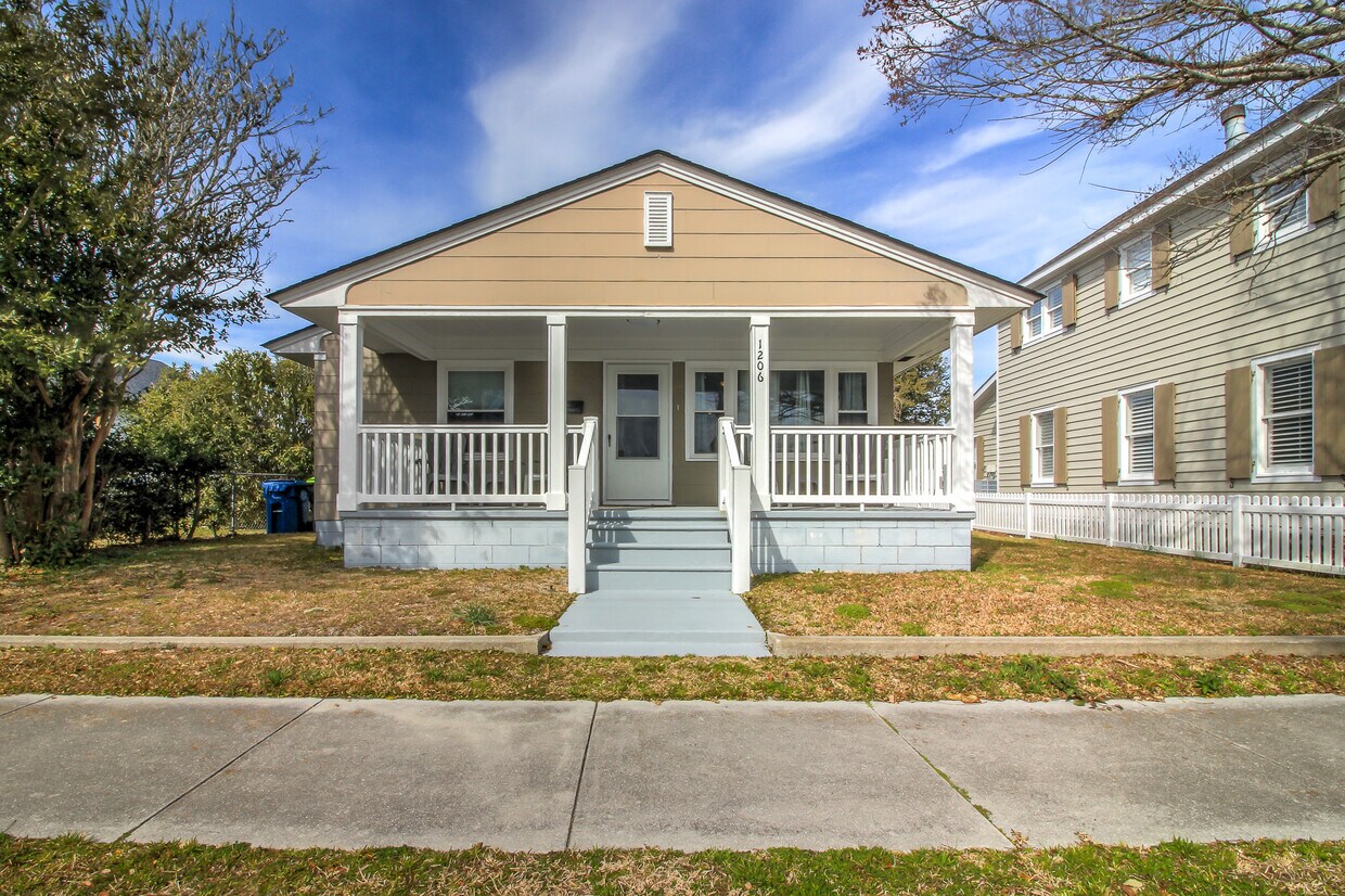 Primary Photo - 1206 Shepard St