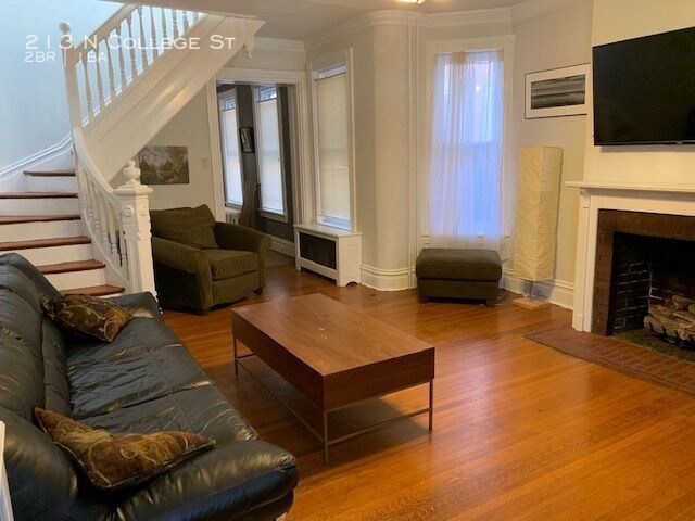 Building Photo - 2 Bedroom 1 Bath Partially Furnished House