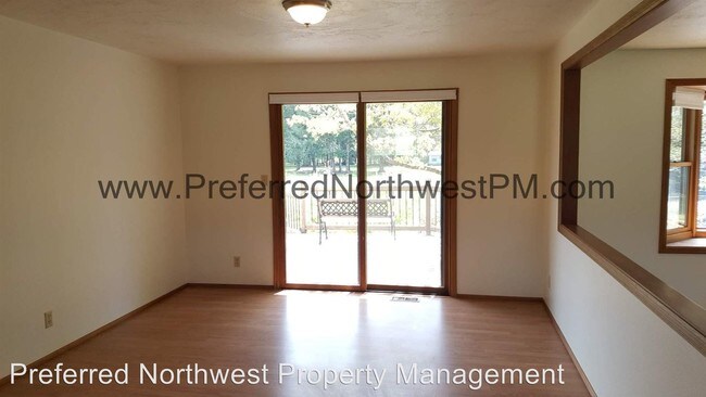 Foto del edificio - 42248 Holden Creek Ln