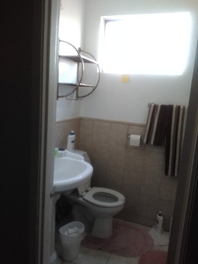Foto del edificio - 6321 Haviland Ave