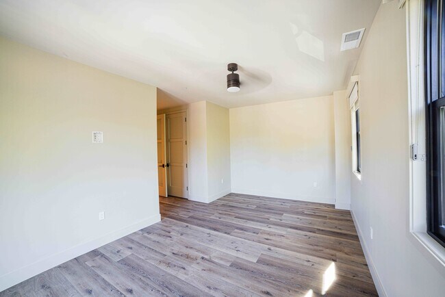 Foto del edificio - Rhine House Lofts