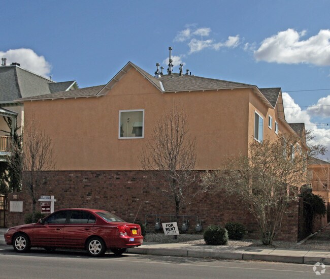 Foto del edificio - 618 Coal Ave SW