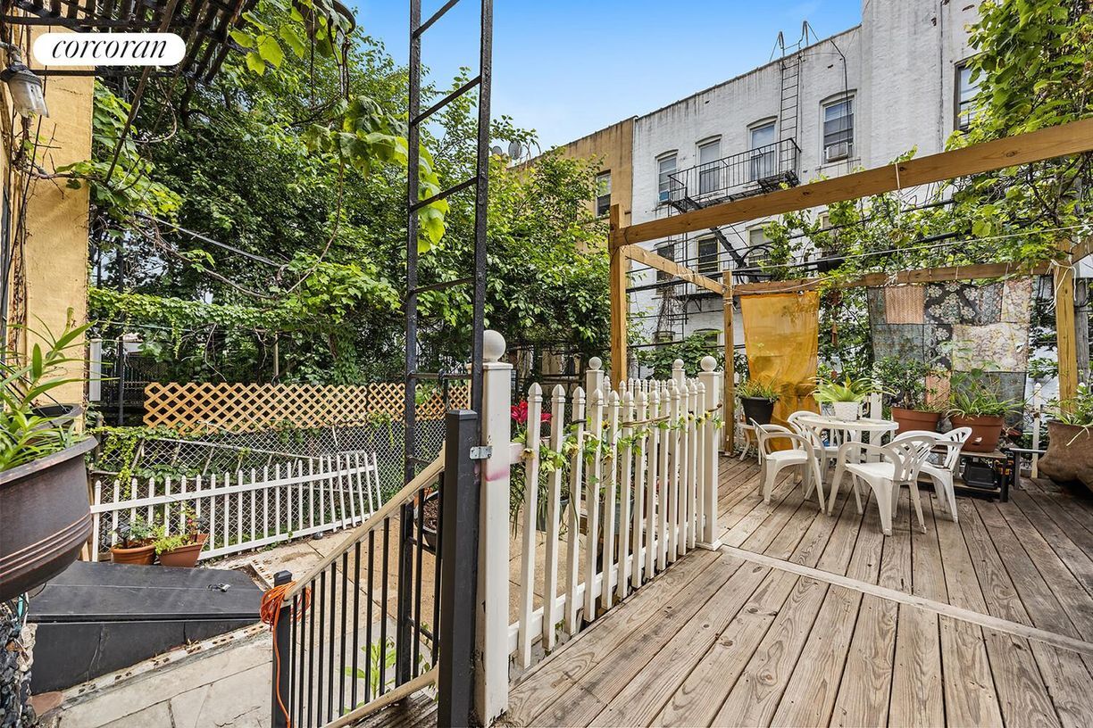 Foto del edificio - 550 82nd St