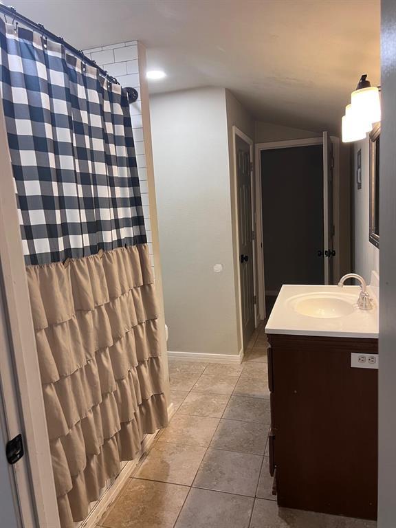 Foto del edificio - 105 W Clark St